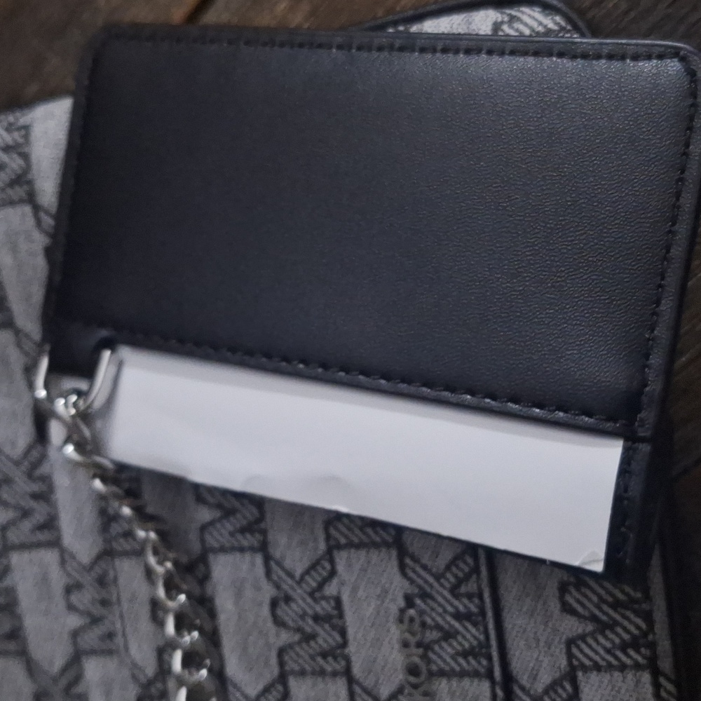 MICHAEL KORS WRISTLET🤩 - Picture 6 of 14